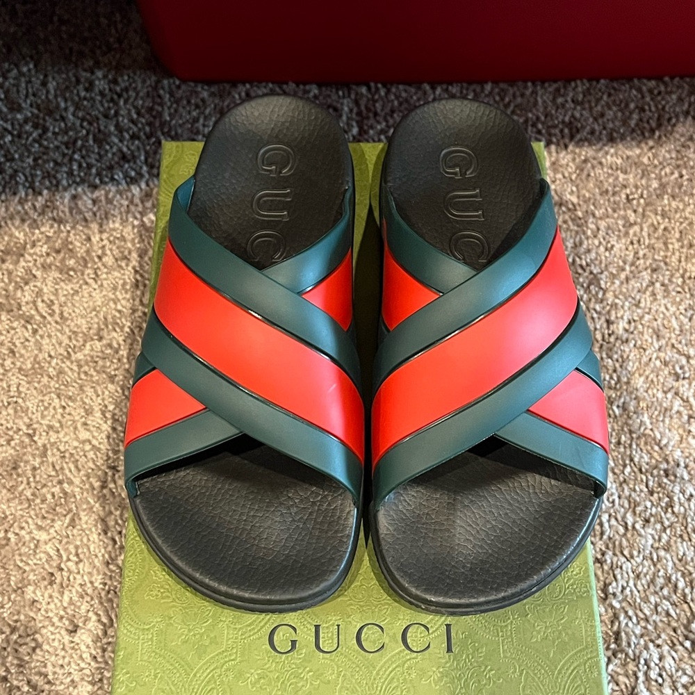 Gucci Women's Black and Red Slide Sandals - Picture 6 of 11